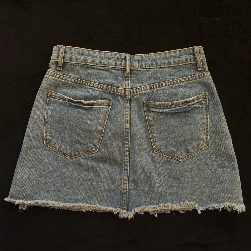 Forever 21 Frayed Hem Blue Denim Mini Skirt - Picture 4 of 8